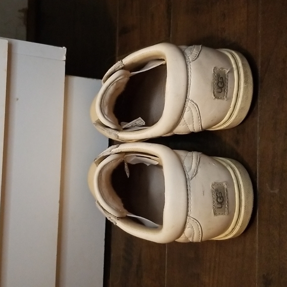 UGG slip on shoes - Picture 4 of 6